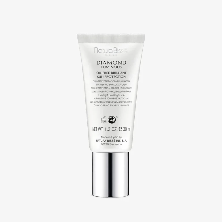 Natura Bissé Diamond SPF 50 PA+++ Oil-Free Brilliant Sun Protection | Valgustav tooniv näokreem päikesekaitse SPF 50 PA+++ 30 ml