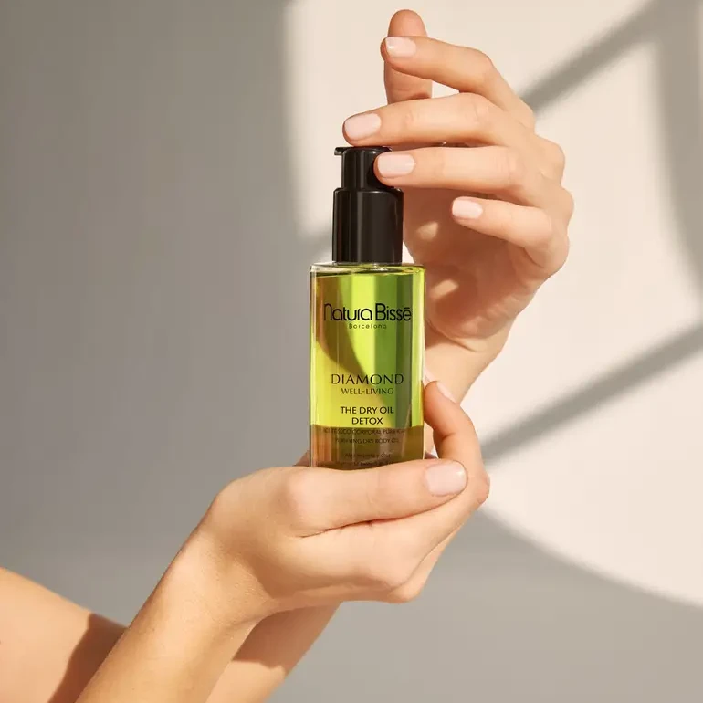 Natura Bissé Diamond Well‑Living The Dry Oil – Detox | Очищающая и балансирующая сухая масло для тела с морскими водорослями и маслом чиа 100 мл