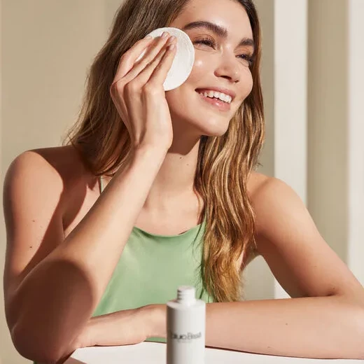 Natura Bissé Stabilizing Resurfacing Essence | Kohevateeriv näo­tonik eksfoliant PHA, AHA ja BHAga rasusele ja pooridele 100 ml