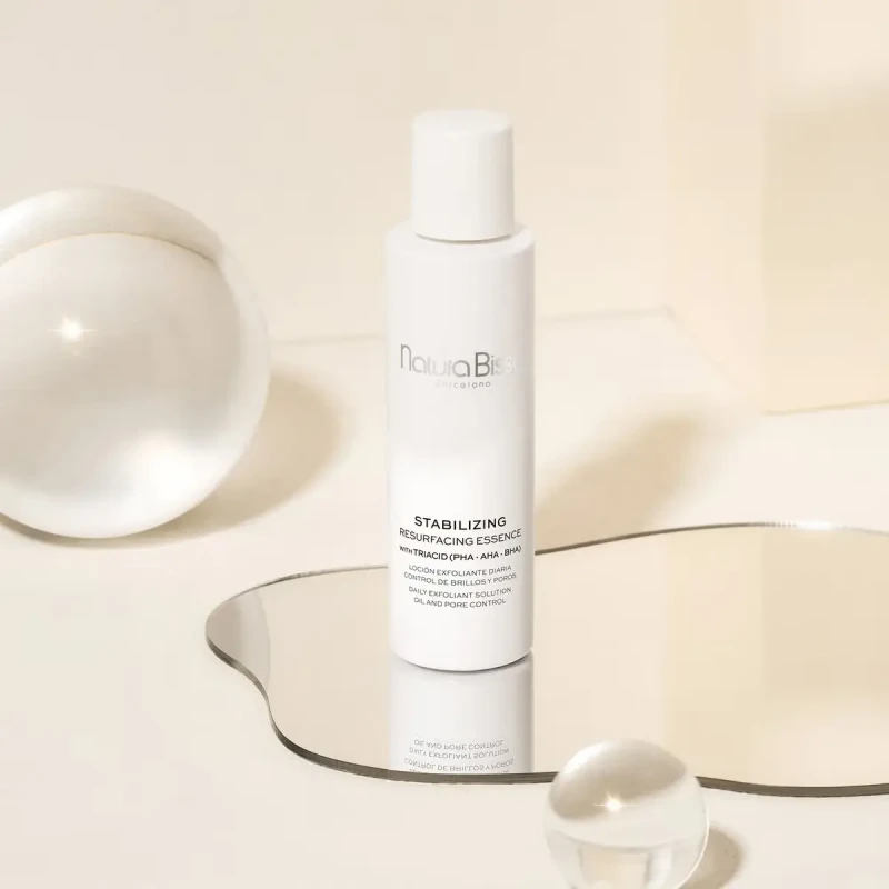 Natura Bissé Stabilizing Resurfacing Essence | Kohevateeriv näo­tonik eksfoliant PHA, AHA ja BHAga rasusele ja pooridele 100 ml