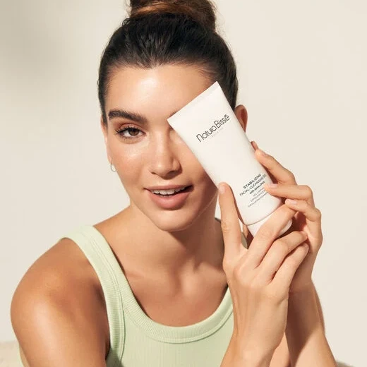 Natura Bissé Stabilizing Facial Cleansing Gel With AHA + PHA | Kohevseeriv kooriv näopesugeel AHA ja PHA hapetega 200 ml