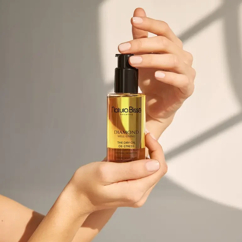Natura Bissé Diamond Well-Living The Dry Oil – De-Stress | Успокаивающее сухое масло для тела с лавандой и маслом виноградных косточек 100 мл