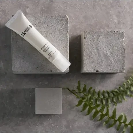Medik8 Blemish SOS | Kohalik geel probleemsele nahale 15 ml