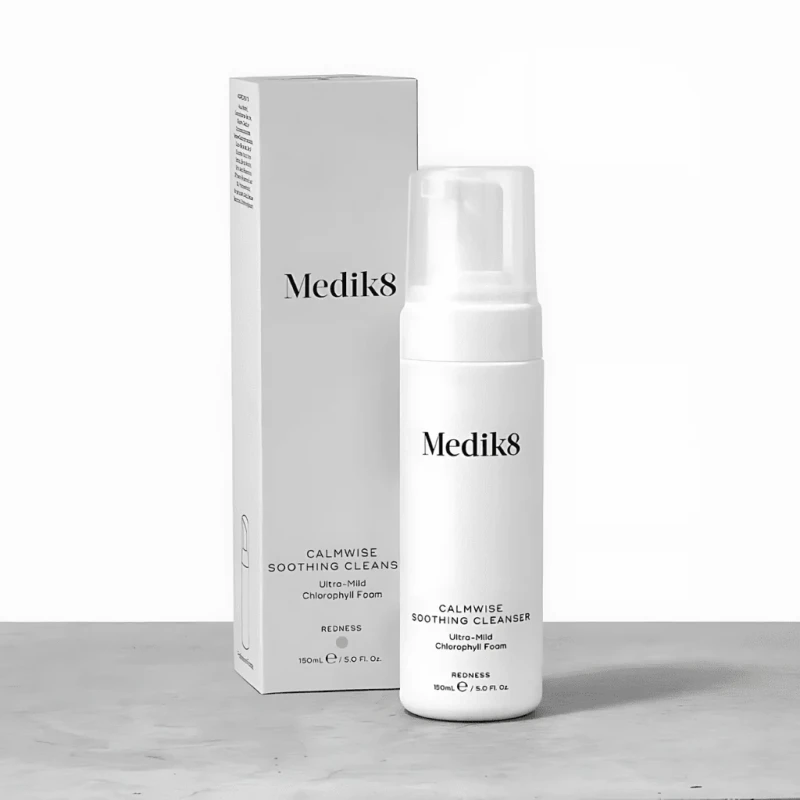 Medik8 Calmwise Soothing Cleanser — успокаивающая очищающая пенка для чувствительной кожи 150 мл