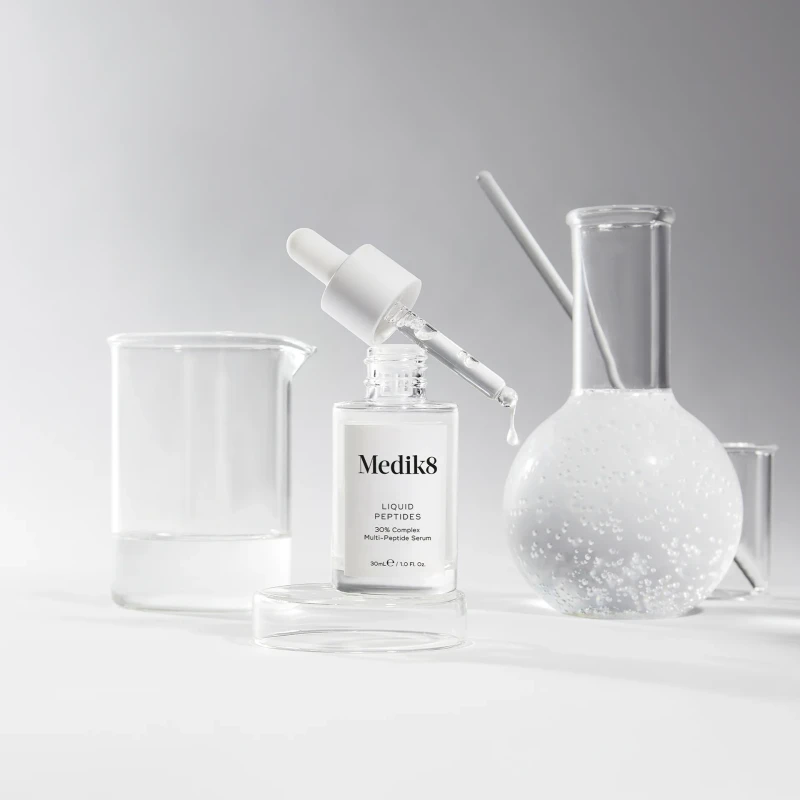 Medik8 Liquid Peptides | Peptiidide seerum naha tugevusele 30 ml