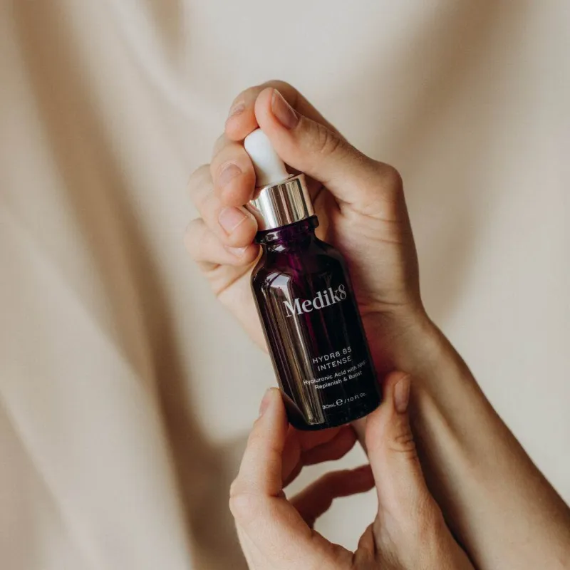 Medik8 Hydr8 B5 Intense | Intensiivs niisutav hüaluroonhappe seerum 30 ml